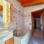 L' Angolo Di Pace Vasca Idromassaggio E Legno Alpino Con Vista Panoramica Sulla Valle Berzo