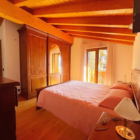 L' Angolo Di Pace Vasca Idromassaggio E Legno Alpino Con Vista Panoramica Sulla Valle 公寓